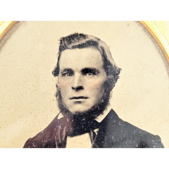 1850s Early Portrait Ambrotype of a man, 6th plate Victorian collodion positive - Picture 2 of 10